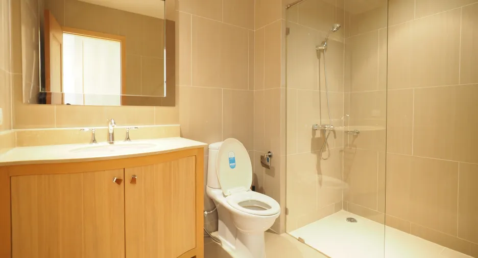 For rent 3 bedrooms condo in Sathon, Bangkok