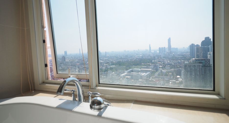 For rent 3 bedrooms condo in Sathon, Bangkok