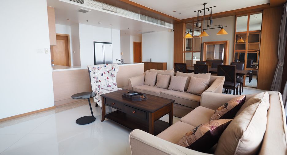 For rent 3 bedrooms condo in Sathon, Bangkok