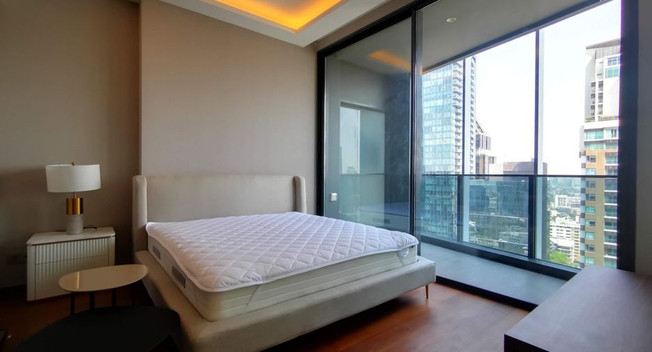 For rent 3 bedrooms condo in Khlong Toei, Bangkok