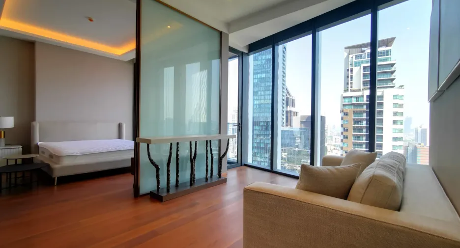 For rent 3 bedrooms condo in Khlong Toei, Bangkok