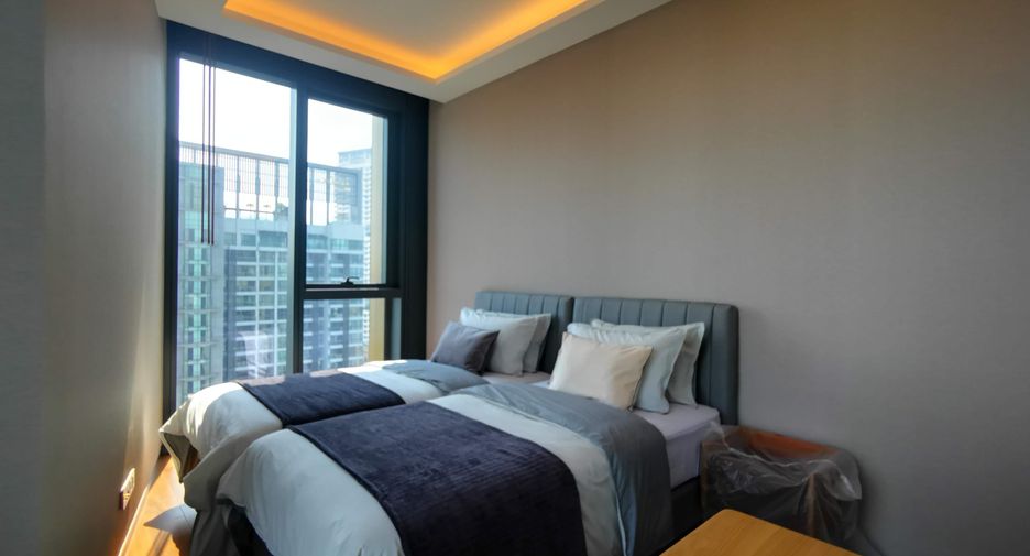 For rent 3 bedrooms condo in Khlong Toei, Bangkok