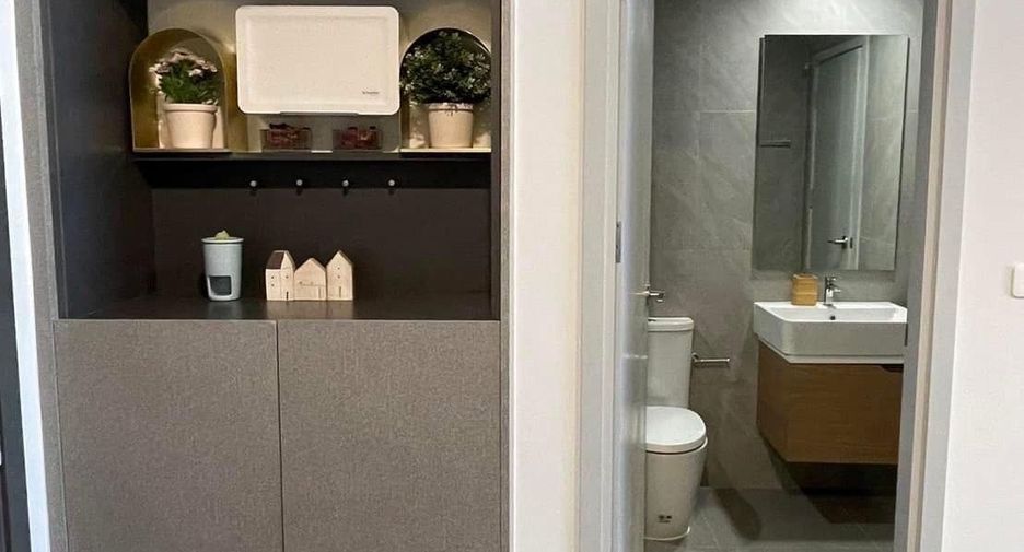 For rent 2 bedrooms condo in Bang Rak, Bangkok