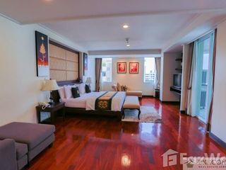 For rent 4 bedrooms condo in Watthana, Bangkok