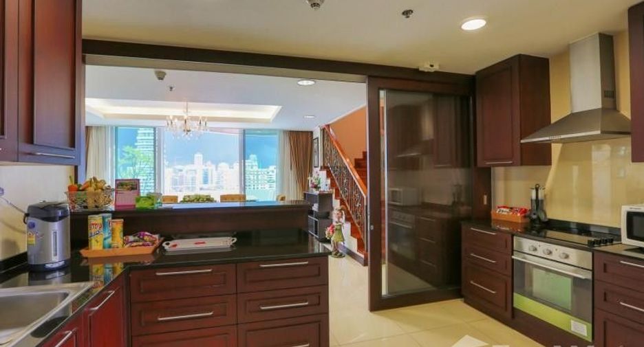 À louer 4 chambres condo à Watthana, Bangkok