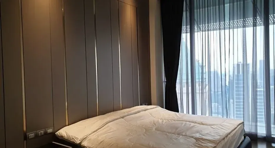 For rent 2 bedrooms condo in Pathum Wan, Bangkok