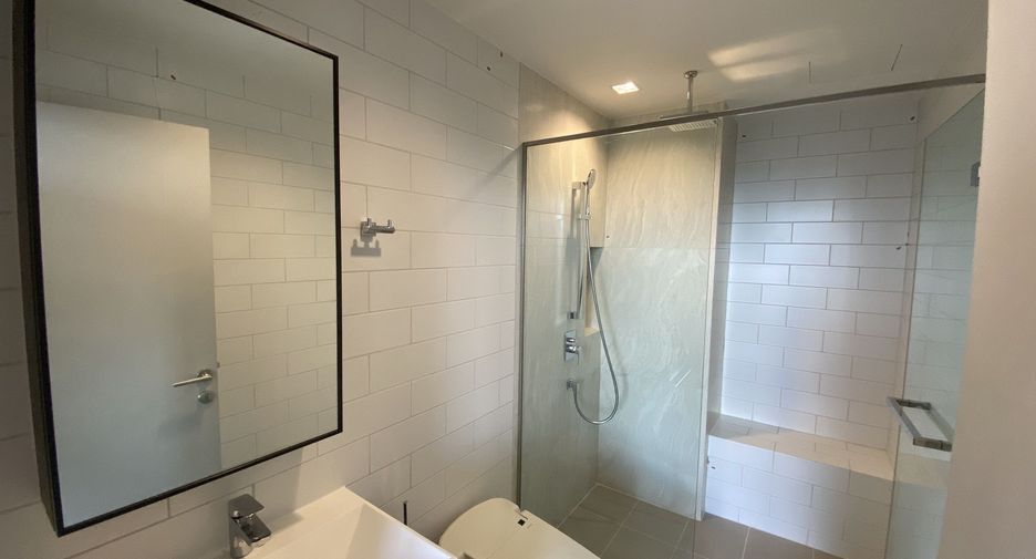 For rent 3 bedrooms condo in Chatuchak, Bangkok