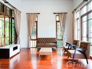 À louer 4 chambres maison à Watthana, Bangkok