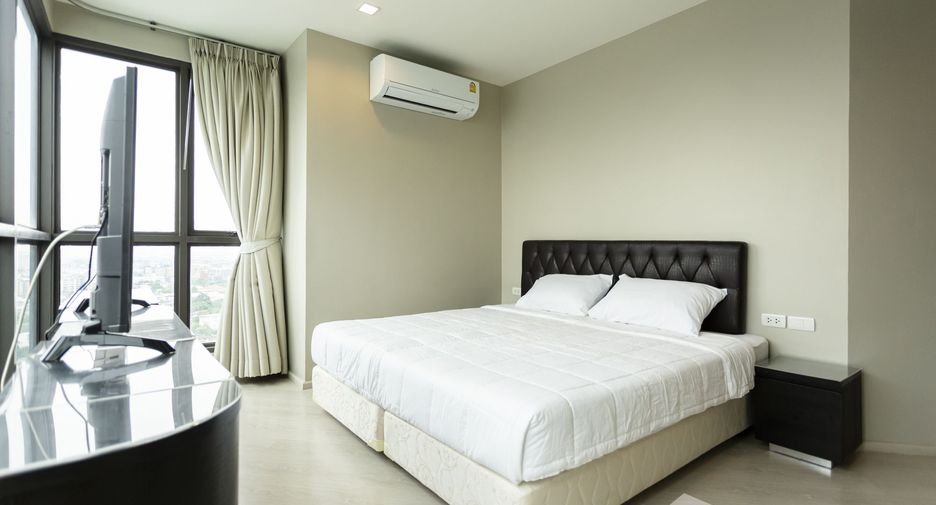 For rent 2 bedrooms condo in Khlong Toei, Bangkok