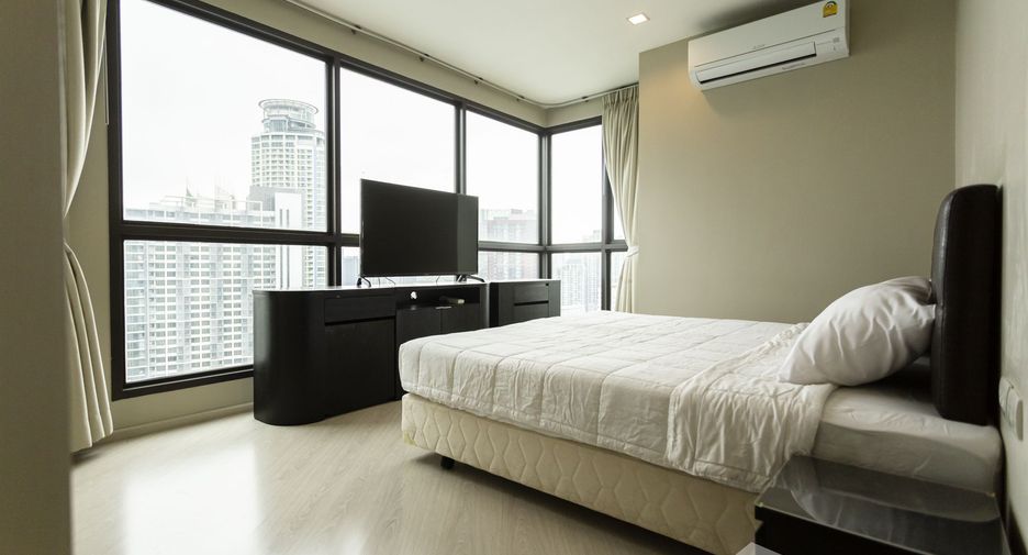 For rent 2 bedrooms condo in Khlong Toei, Bangkok