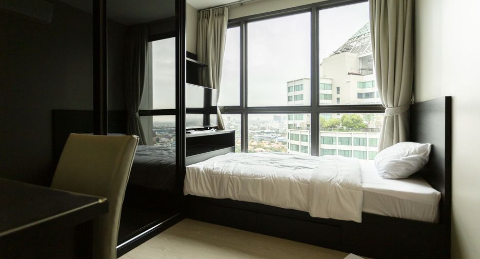 For rent 2 bedrooms condo in Khlong Toei, Bangkok