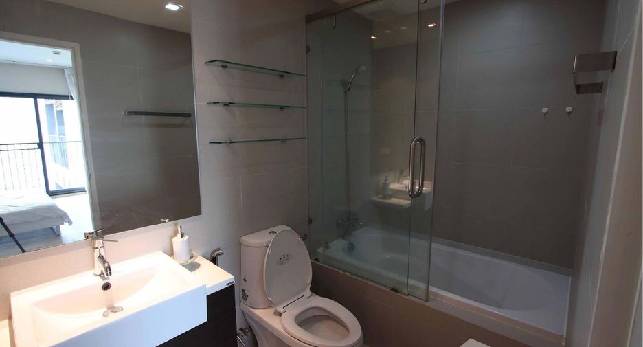 For rent 2 bedrooms condo in Khlong Toei, Bangkok