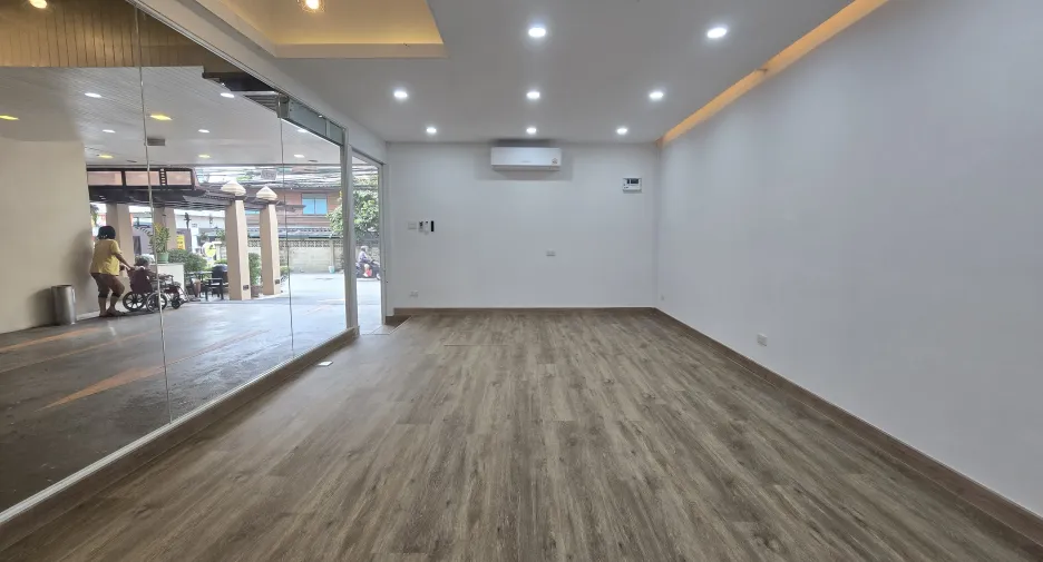 For rent retail Space in Phra Khanong, Bangkok