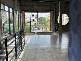 For rent retail Space in Yan Nawa, Bangkok