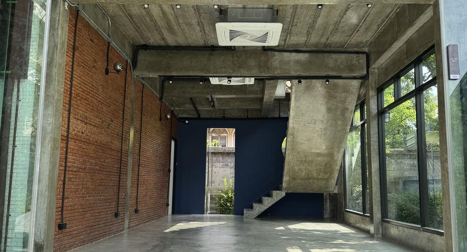For rent retail Space in Yan Nawa, Bangkok