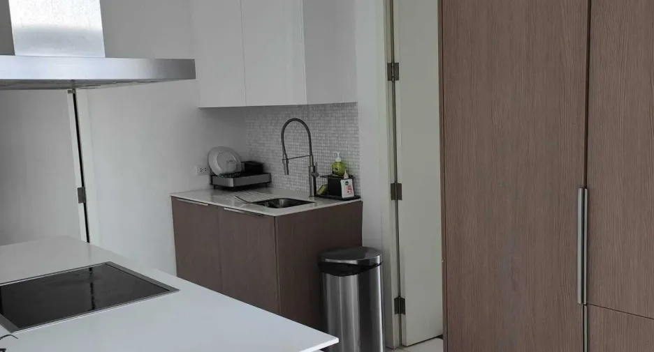 Wohnung zur Miete mit 3 Zimmer in Pathum Wan, Bangkok