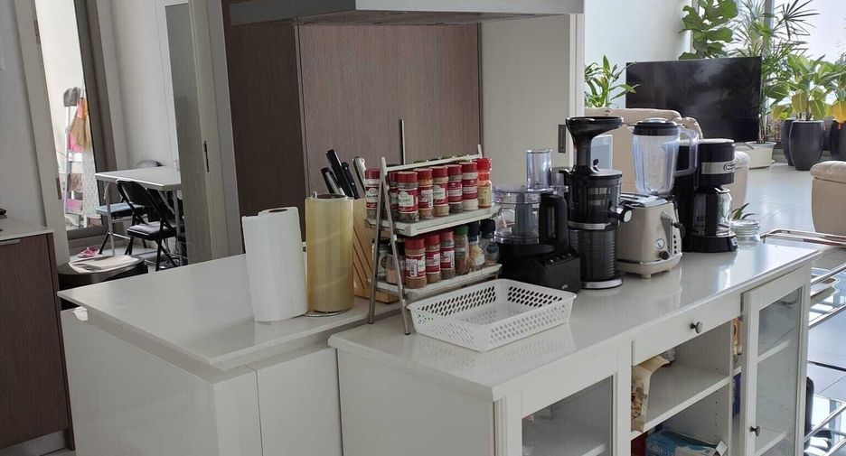 Wohnung zur Miete mit 3 Zimmer in Pathum Wan, Bangkok