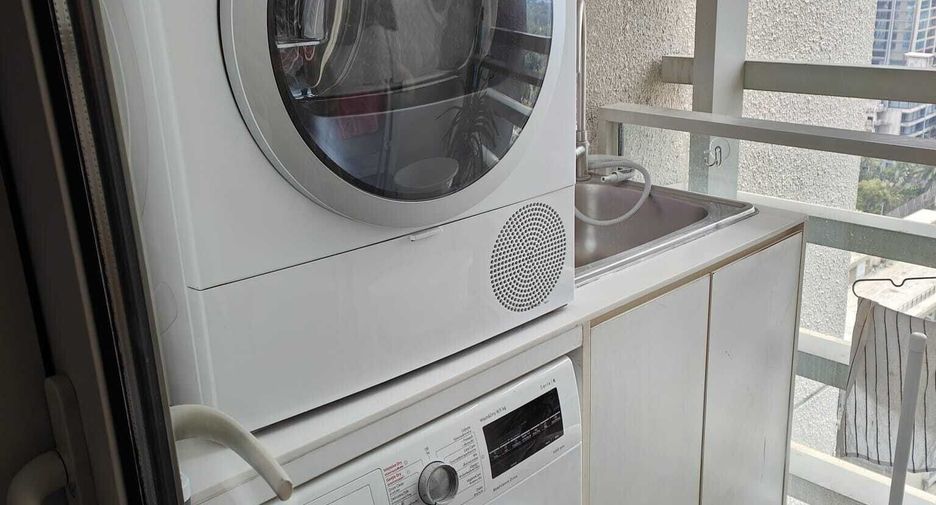 Wohnung zur Miete mit 3 Zimmer in Pathum Wan, Bangkok
