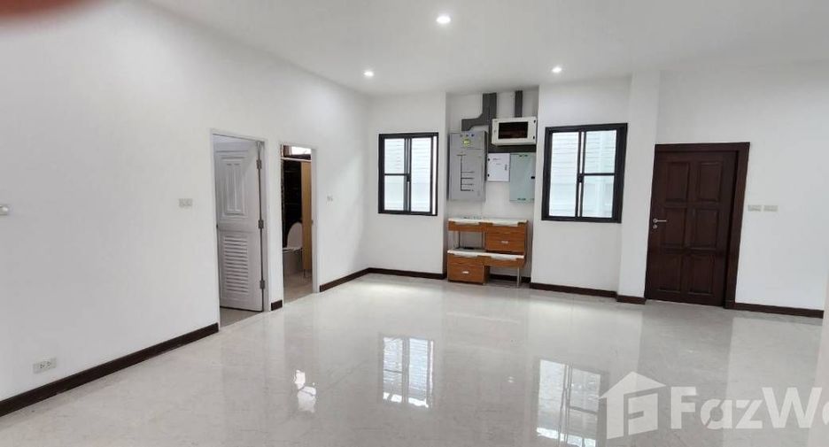 À louer 5 chambres maison à Watthana, Bangkok