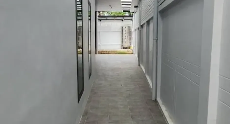 Casa en alquiler de 5 habitaciones en Watthana, Bangkok