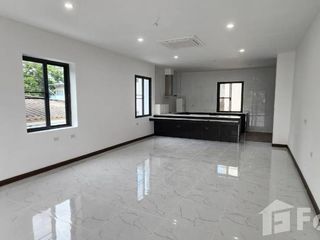 出租 5 卧室 独立屋 在 Watthana, 曼谷