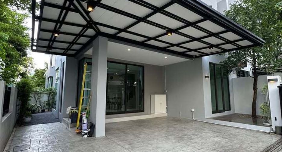 For rent 4 bedrooms house in Lat Phrao, Bangkok