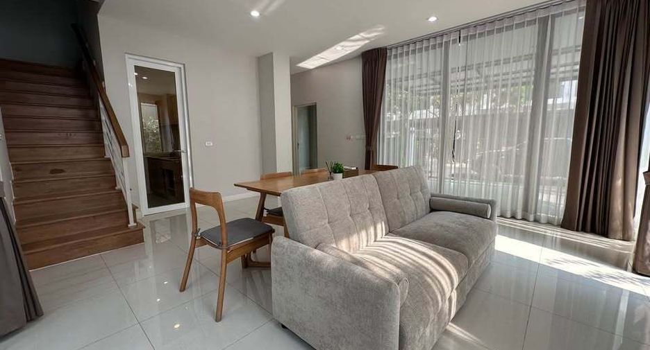For rent 4 bedrooms house in Lat Phrao, Bangkok