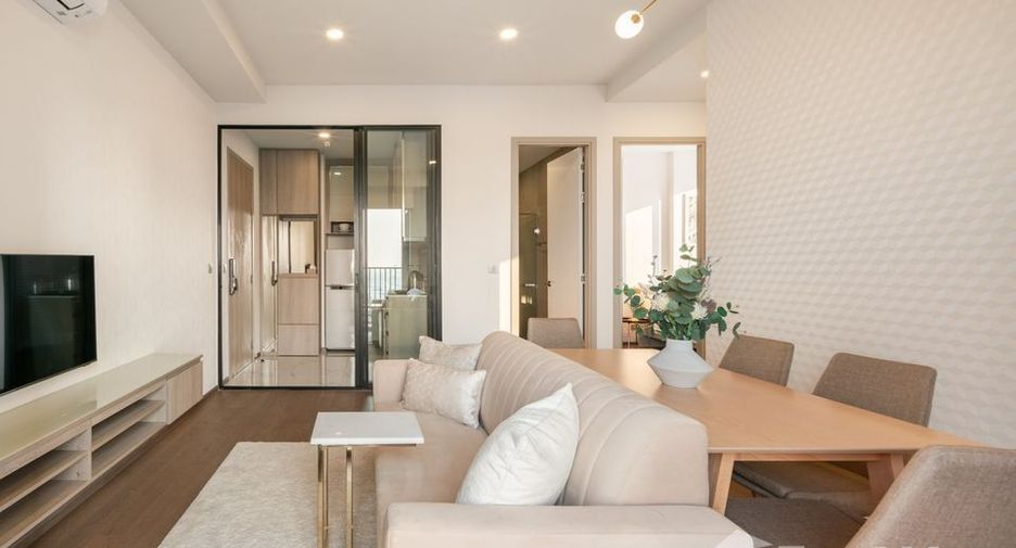 For rent 2 bedrooms condo in Ratchathewi, Bangkok