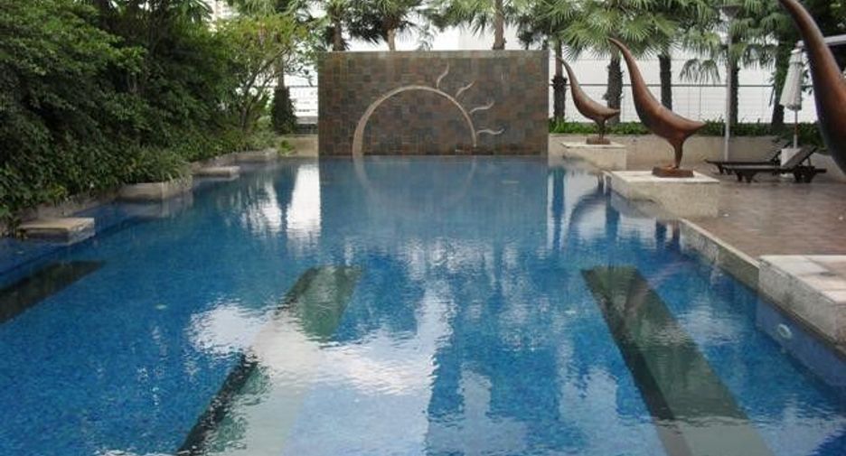 For rent 3 bedrooms condo in Watthana, Bangkok