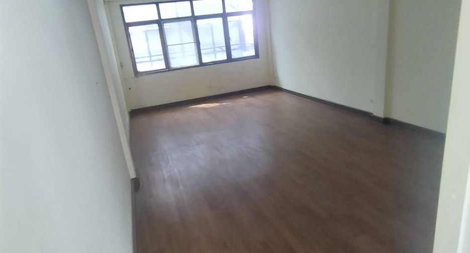 For rent 6 ベッドルーム retail Space in Bang Kapi, Bangkok