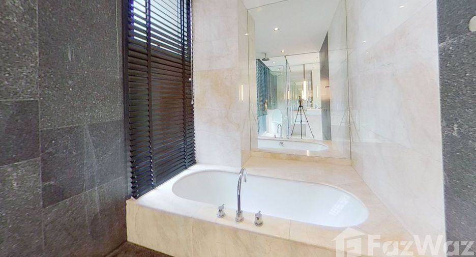 For rent 3 bedrooms condo in Sathon, Bangkok