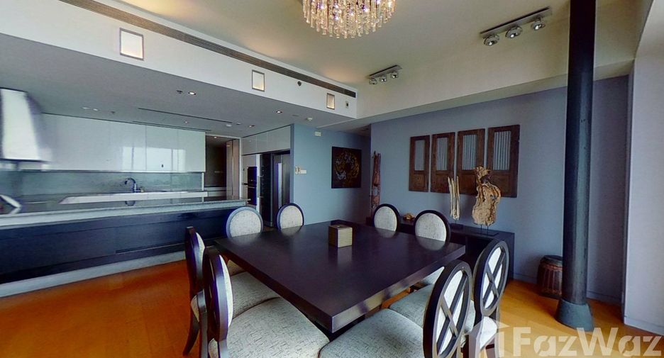 For rent 3 bedrooms condo in Sathon, Bangkok