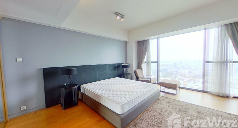 For rent 3 bedrooms condo in Sathon, Bangkok