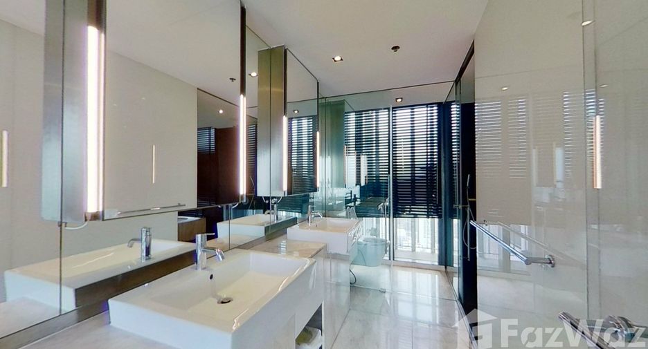 For rent 3 bedrooms condo in Sathon, Bangkok