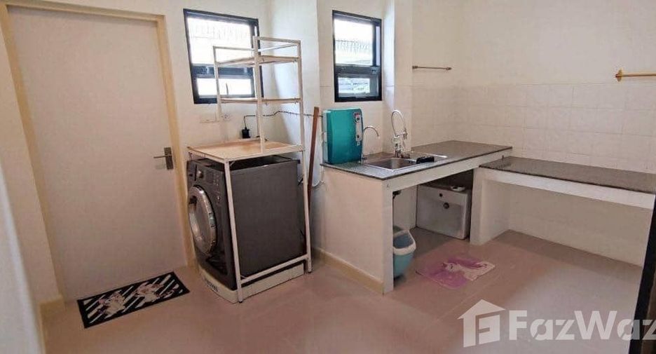 For rent 4 bedrooms house in Saphan Sung, Bangkok