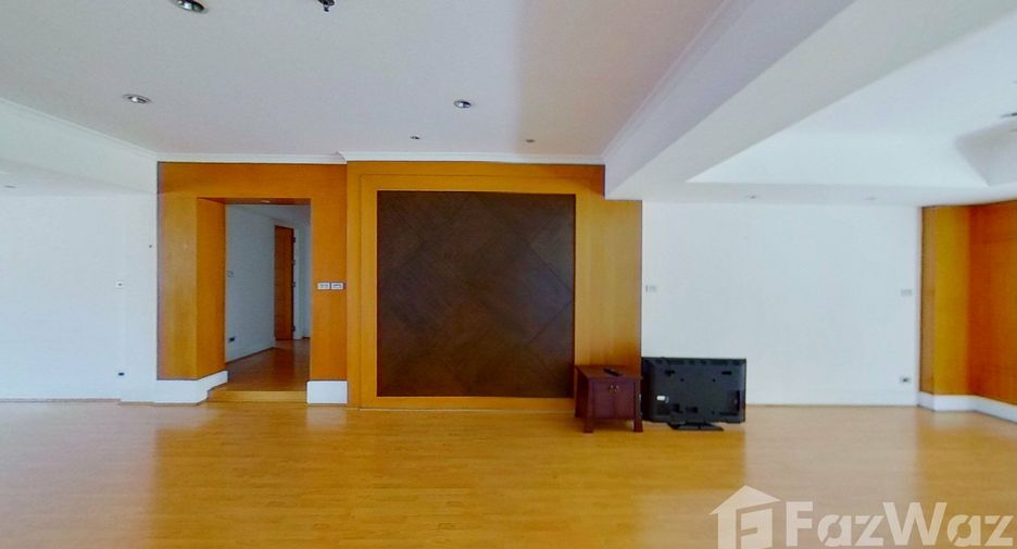 Condo en alquiler de 3 habitaciones en Watthana, Bangkok