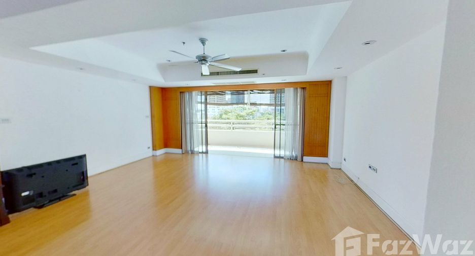 Condo en alquiler de 3 habitaciones en Watthana, Bangkok