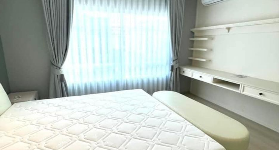 For rent 3 bedrooms townhouse in Bang Bo, Samut Prakan