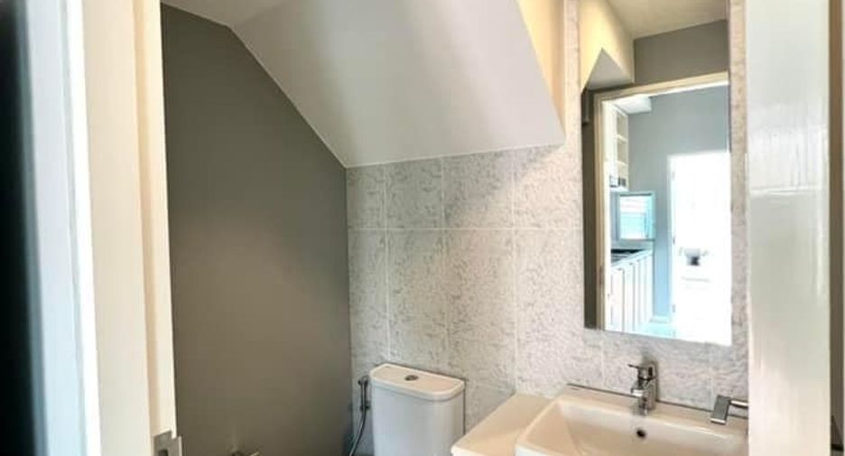 For rent 3 bedrooms townhouse in Bang Bo, Samut Prakan