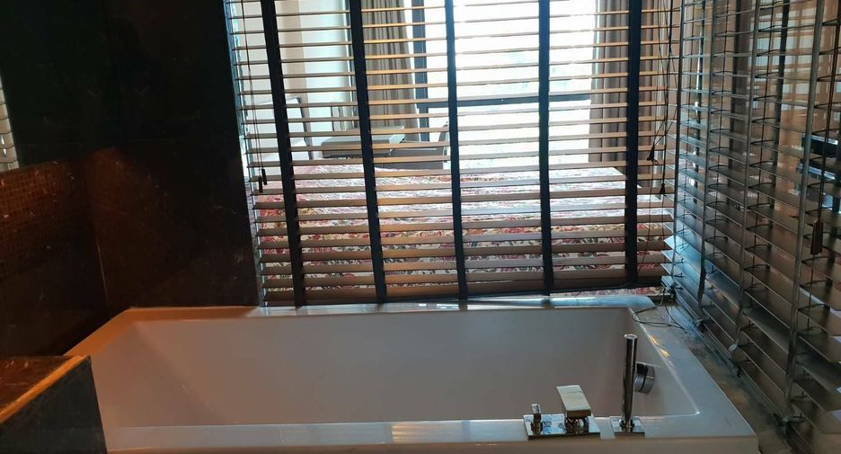 For sale 1 bed condo in Watthana, Bangkok