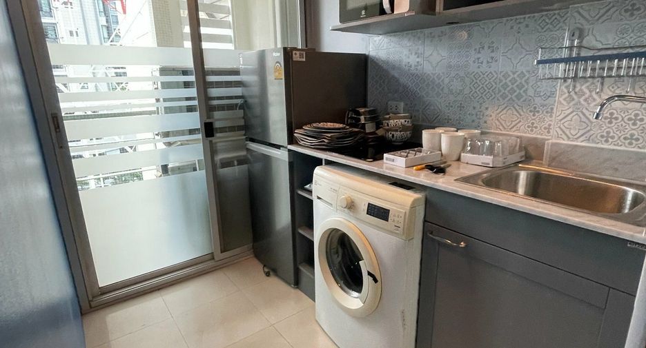 For rent 1 bed condo in Phra Khanong, Bangkok