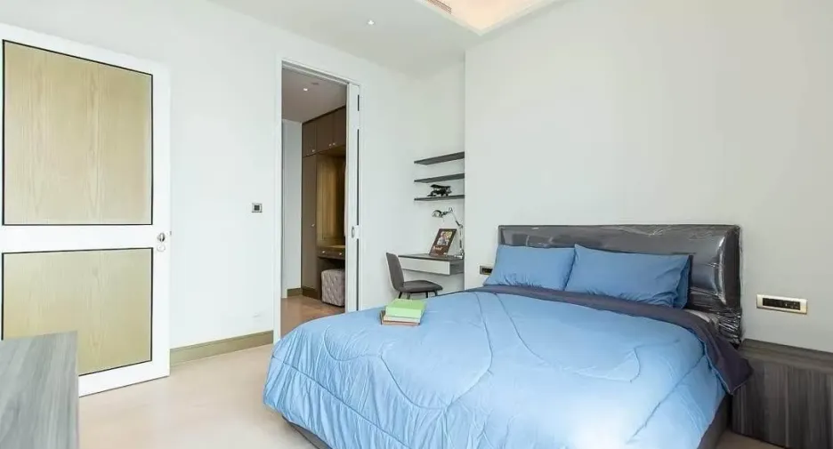 For rent 2 bedrooms condo in Khlong San, Bangkok