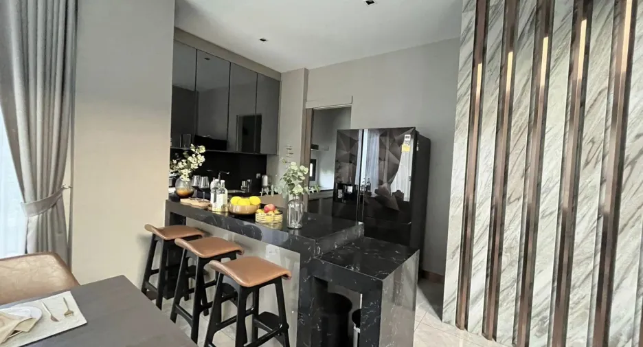 Casa en alquiler de 5 habitaciones en Bang Na, Bangkok