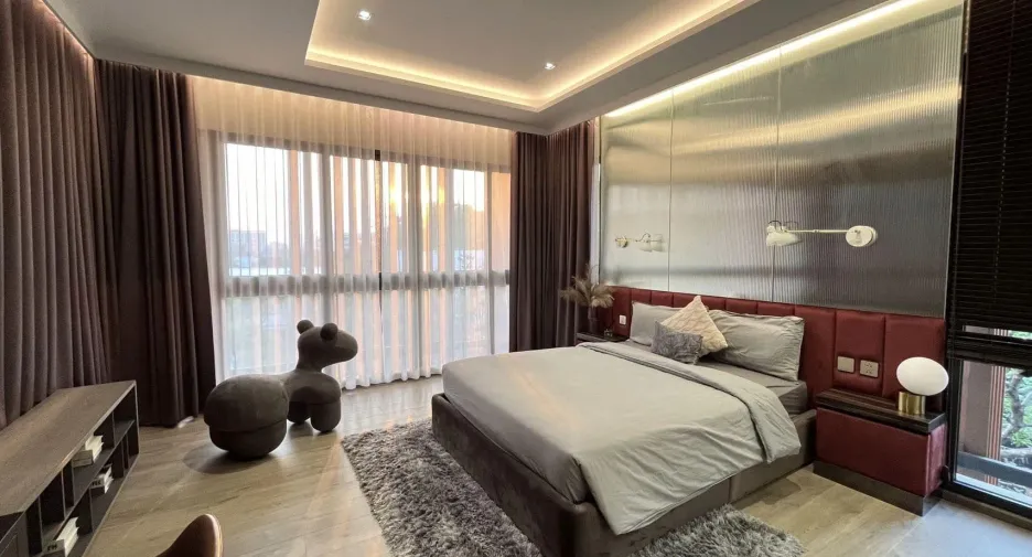 Casa en alquiler de 5 habitaciones en Bang Na, Bangkok