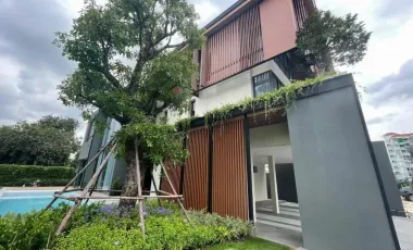 Casa en alquiler de 5 habitaciones en Bang Na, Bangkok