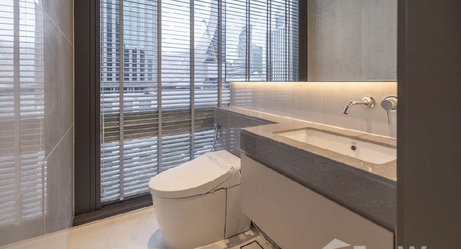 À louer 2 chambres condo à Pathum Wan, Bangkok