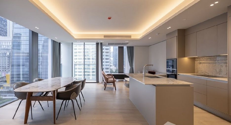 À louer 2 chambres condo à Pathum Wan, Bangkok