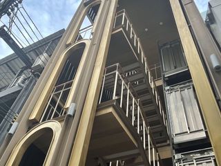 For rent 18 bedrooms retail Space in Watthana, Bangkok