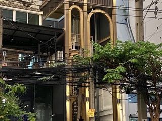 For rent 18 bedrooms retail Space in Watthana, Bangkok