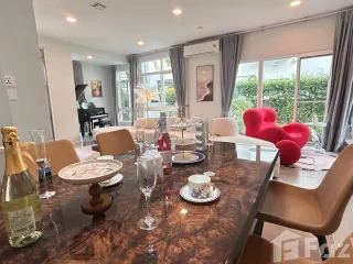 Villa en alquiler de 4 habitaciones en Prawet, Bangkok